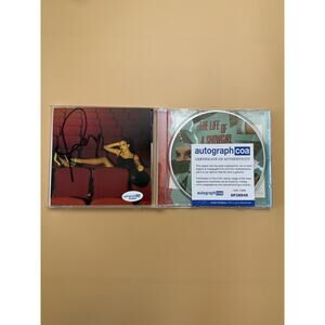 SIGNED Taylor Swift Life Of A Showgirl CD Photo 4 ACOA SP28945